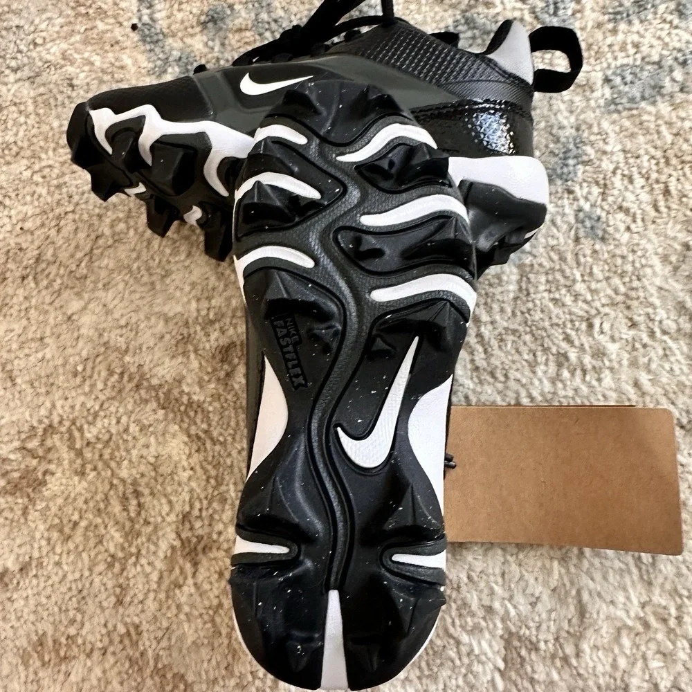 Nike Alpha Menace 4 Shark Boys 10 zFQ4016-001 Black White Football Cleats NIN664